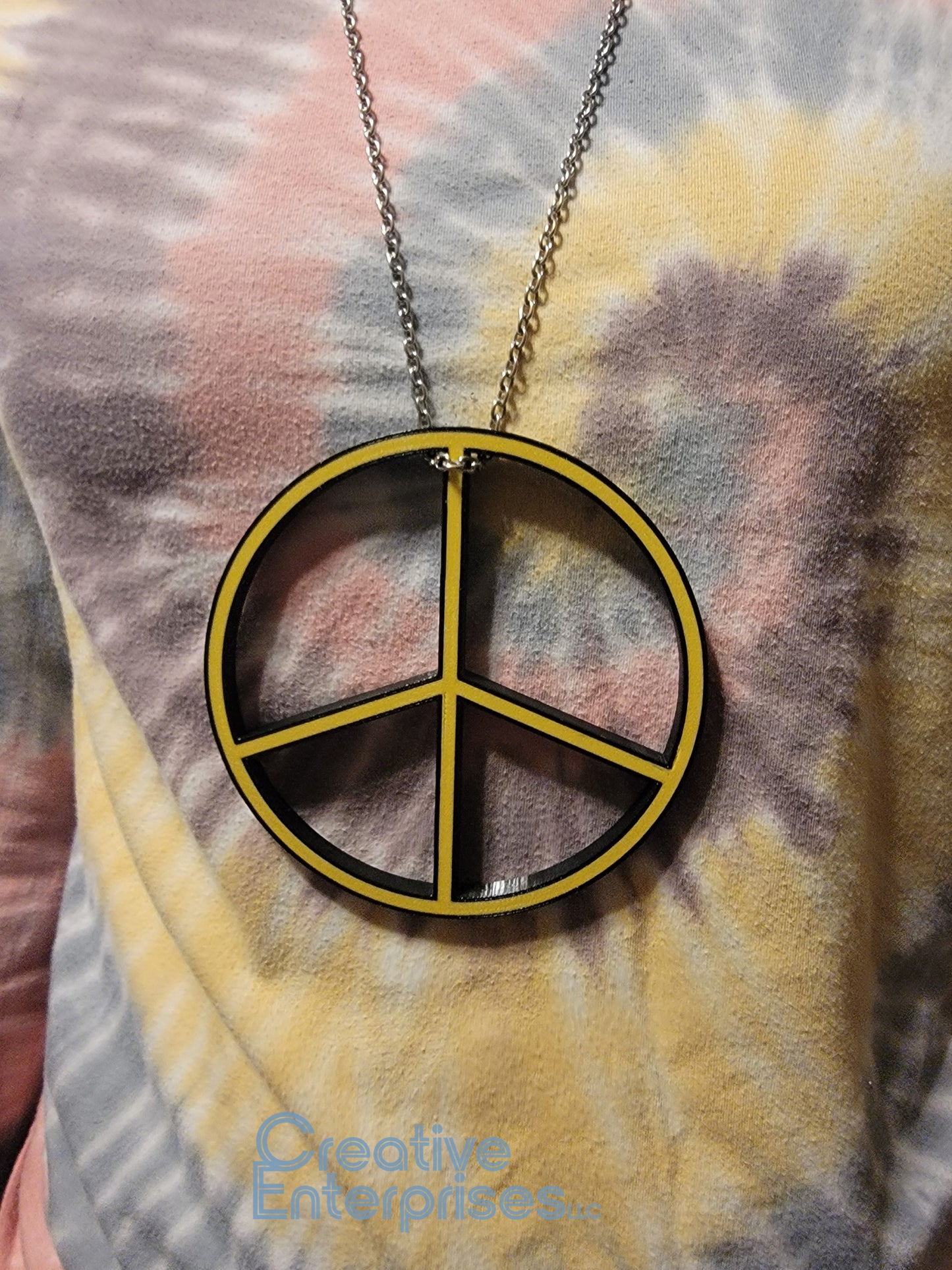 Peace Sign Ornament – Symbol of Love, Harmony, and Unity