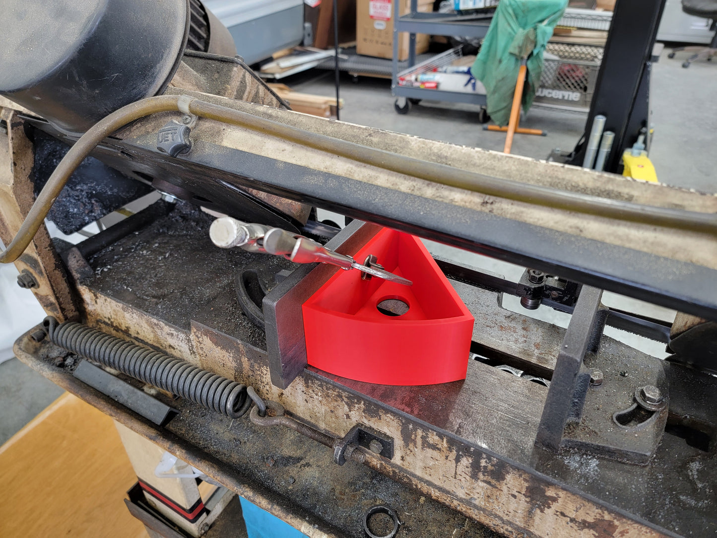 45-Degree Clamp-On Jig for Horizontal Band Saws – No More Angle Adjustments!