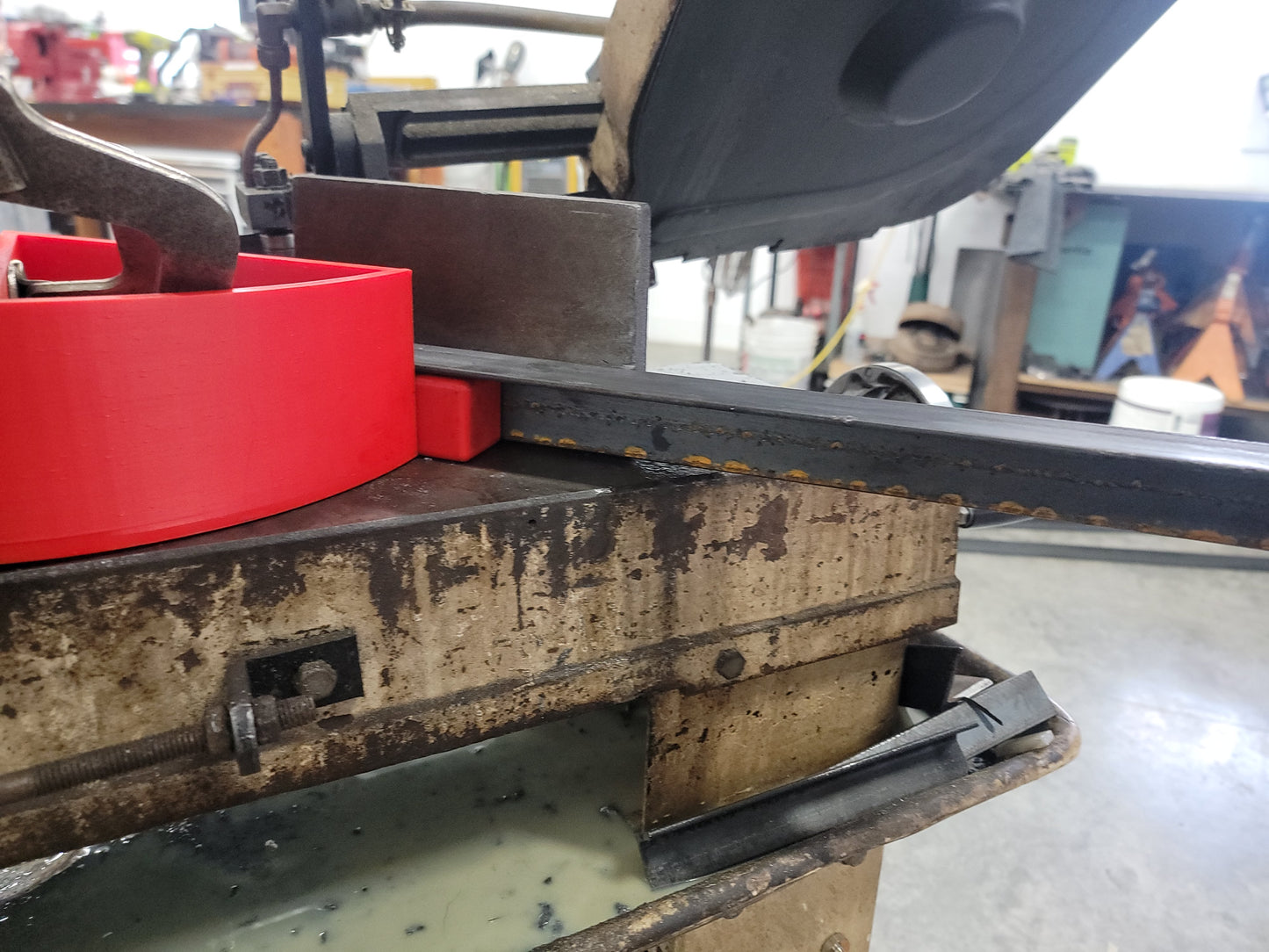 45-Degree Clamp-On Jig for Horizontal Band Saws – No More Angle Adjustments!