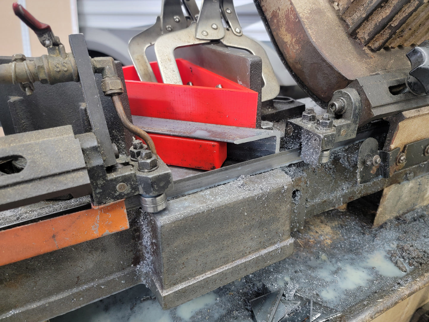 45-Degree Clamp-On Jig for Horizontal Band Saws – No More Angle Adjustments!